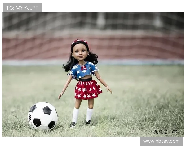 女球迷热衷观看足球明星精彩视频分享激情与梦想的瞬间